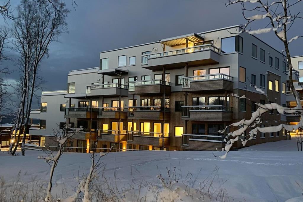 Ny Leilighet I Nytt Bygg I Naturskjonne Omgivelser! Tromsø Exterior foto